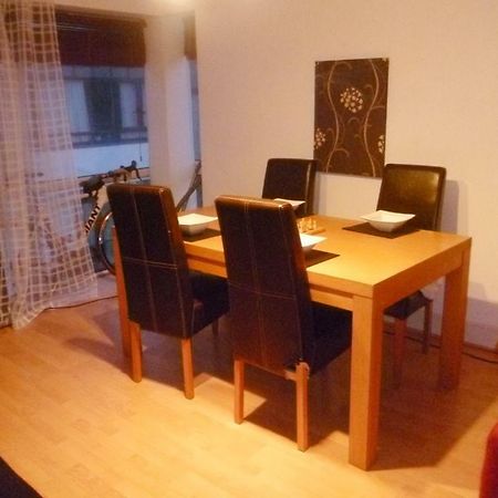 Luxury Town Centre Apartment Кінсейл Екстер'єр фото