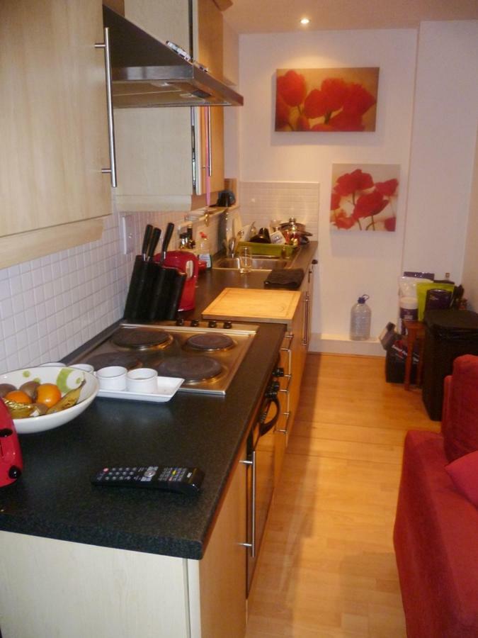 Luxury Town Centre Apartment Кінсейл Екстер'єр фото
